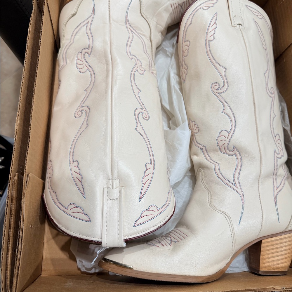 ACME Cream Western Embroidered Heeled Boots